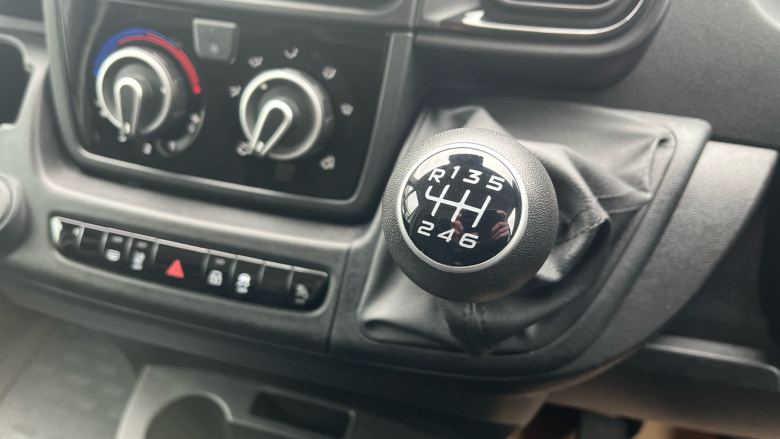 Peugeot Boxer 3500 L3 Diesel 2.2 BlueHDi 140 H2 Van Professional